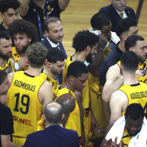 Αποδυτήρια... κηδεία και απόλυτη απογοήτευση στην ΑΕΚ