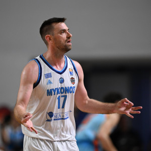 O Μάντζαρης στο Athletiko: «Τιμή η άνοδος, καλή επιτυχία στην Ολυμπιακάρα»