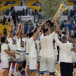 Τα στιγμιότυπα από τη μέρα που η Μύκονος μπήκε στα... μεγάλα σαλόνια (videο)