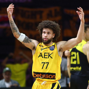Η ΑΕΚ «πήρε κεφάλι» και η SUNEL Arena... στο πόδι (video)