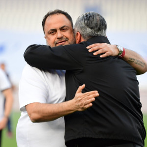 Μαρινάκης και Μπούσης αγκαλιά στο ΟΑΚΑ, πριν τον τελικό (video)