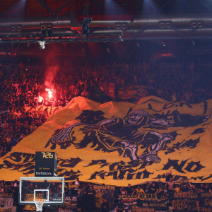 Εκπληκτική ατμόσφαιρα στη Sunel Arena - To εντυπωσιακό κορεό των φίλων της ΆΕΚ