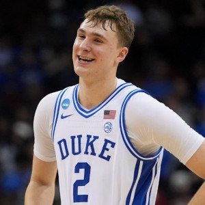 Στους Μάβερικς το νο.1 του NBA Draft 2025 που ετοιμάζονται να επιλέξουν Κούπερ Φλαγκ