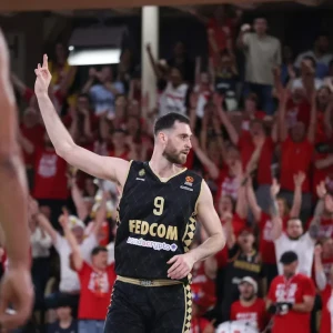 Το καλοκαιρινό σταυροδρόμι του Γιώργου Παπαγιάννη