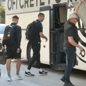 Η αναχώρηση της απόστολής του ΟΦΗ για το ΟΑΚΑ (video)