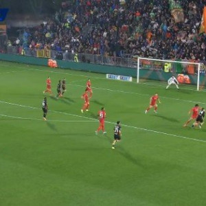 Βήμα παραμονής η Βενέτσια, 2-1 την Φιορεντίνα