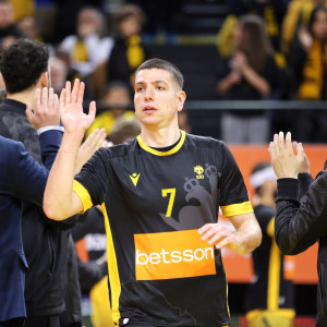 Παίρνει σειρά ο Φλιώνης για την ΑΕΚ Betsson ενόψει της νέας σεζόν