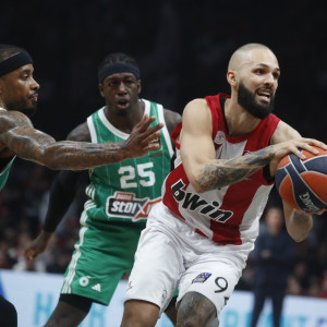 Πού θα δείτε τον μικρό τελικό της Euroleague ανάμεσα στον Ολυμπιακό και τον Παναθηναϊκό