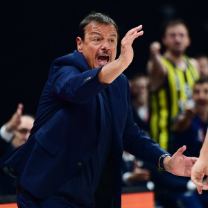 Έξαλλος Αταμάν δέχτηκε τεχνική ποινή στον ημιτελικό με Φενέρμπαχτσε (video)