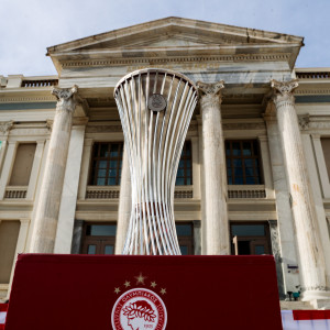 Ο Ολυμπιακός παρέδωσε το στέμμα του - Η «Χρυσή Βίβλος» του Conference League