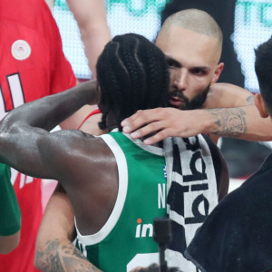 Η αγκαλιά Φουρνιέ-Ναν που έβαλε τέλος στη μεγάλη... κόντρα