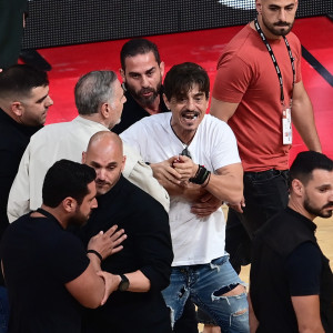 Χαμός με Γιαννακόπουλο στο ΣΕΦ, έφτασε μέχρι το κέντρο του γηπέδου