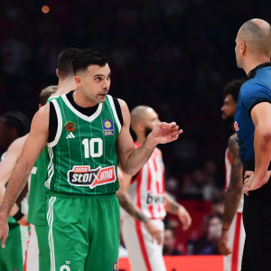 Σλούκας στους διαιτητές: «Ντροπή, τα ίδια κάνατε και πέρσι»