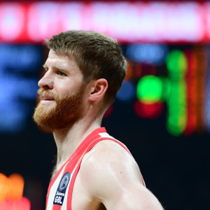 Η MVP εμφάνιση του Γουόκαπ με 16 πόντους και απόλυτη ευστοχία (video)