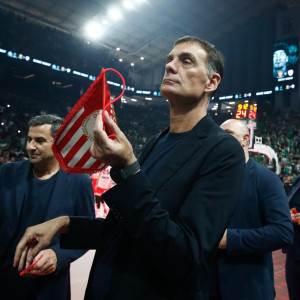 Η αντίδραση του Μπαρτζώκα στην άρνηση του Αταμάν να πάρει το λάβαρο του Ολυμπιακού