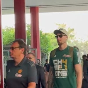 O Παναθηναϊκός έφτασε στο ΣΕΦ για το Game 4 των τελικών κόντρα στον Ολυμπιακό
