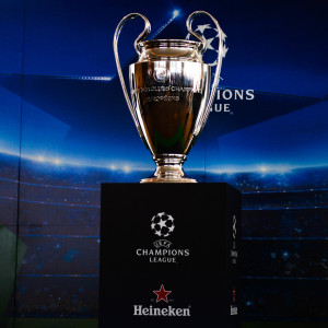 Γιατί το τρόπαιο του Champions League ονομάζεται κούπα με τα «μεγάλα αυτιά»; Πόσο ζυγίζει και ποια η αξία του;