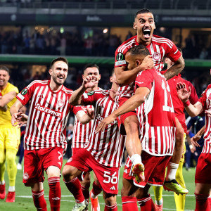 Το πρωτοσέλιδο περιοδικού του Athletiko για τον έναν χρόνο από το Conference