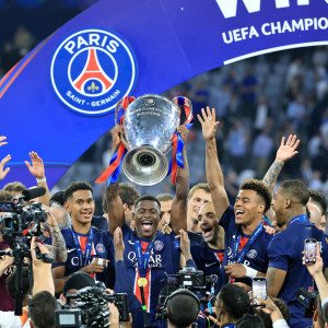 H απονομή του Champions League στην Παρί Σεν Ζερμέν (video)