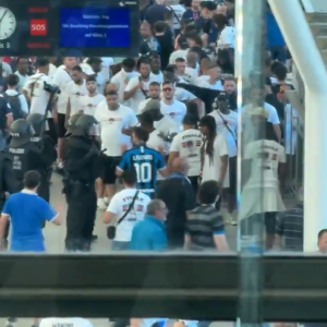 Συμπλοκές στο Μόναχο πριν τον τελικό: Πετροπόλεμος με τραυματίες μεταξύ οπαδών Ίντερ και Παρί (video)