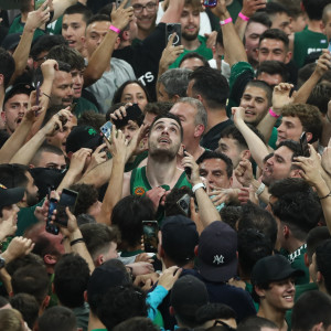 Θύρα 13 για Παπαπέτρου: «Για πάντα ένας από εμάς -  Έβαλες πλάτη σε δύσκολες εποχές»