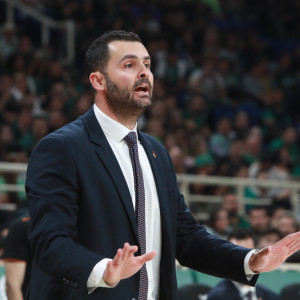 Ο Δημήτρης Μενουδάκος στο πλευρό του Ηλία Παπαθεοδώρου στο Μαρούσι