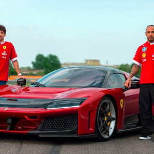 Λιούις Χάμιλτον και Σαρλ Λεκλέρ «τέσταραν» Ferrari τριών εκατομμυρίων ευρώ!