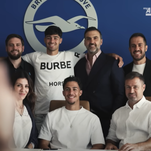 Μπαμπάς, μαμά, αδερφός: Η υπέροχη οικογενειακή φωτογραφία του Κωστούλα και η ατάκα για τον πατέρα του