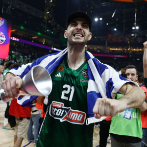Το μόνο που πρέπει να ξέρεις για τον Ιωάννη Παπαπέτρου