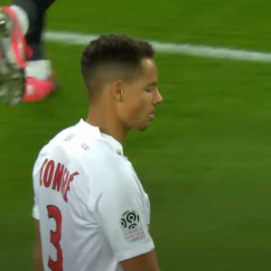 Πρώην αστέρας της Ligue 1 προσπάθησε να αυτοκτονήσει με μαχαίρι