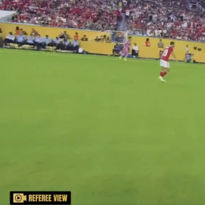 Η «Ref Cam» έκανε ντεμπούτο και έκλεψε την παράσταση στο ματς του Μέσι (video)