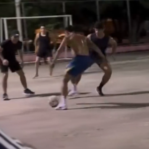 Απίθανος Κούνια παίζει... FIFA street στους δρόμους της Βραζιλίας (video)