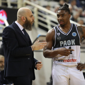 Ο Μάσιμο Καντσελιέρι στο Athletiko: «Ο Μπάρτλεϊ είναι σιωπηλός ηγέτης, κάνει όλα όσα θέλει ένας προπονητής»