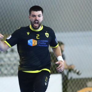Παραμένει στην ΑΕΚ για δύο χρόνια ο Αραμπατζής