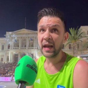 Παπανικολάου στο Athletiko φορώντας πράσινη εμφάνιση: «Τι άλλο θα κάνω για αυτόν τον Πρίντεζη»;